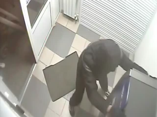 Волгоградские грабители-неудачники хотели украсть банкомат