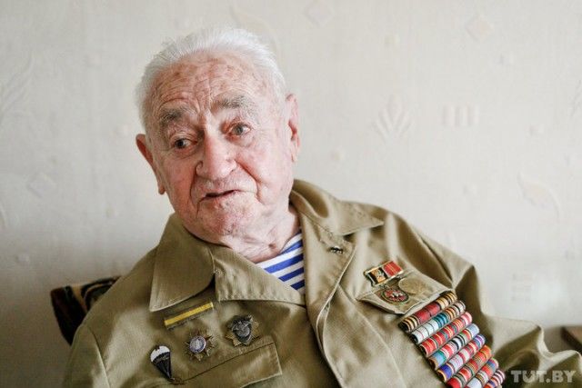 90-летний ветеран-десантник поделился деталями о секретном задании под Кенигсбергом (9 фото)
