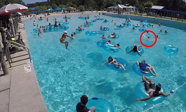 Спасатель у бассейна и тонущий ребенок (4 фото + видео)