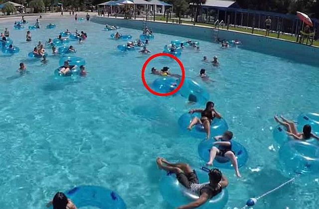 Спасатель у бассейна и тонущий ребенок (4 фото + видео)