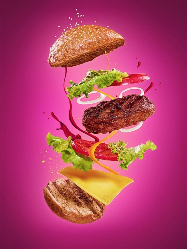 Аппетитный бургер для рекламного баннера (2 фото)