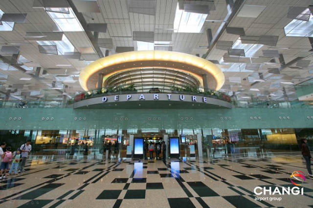 Сингапурский аэропорт Чанги - победитель конкурса "Лучший аэропорт мира" (20 фото)