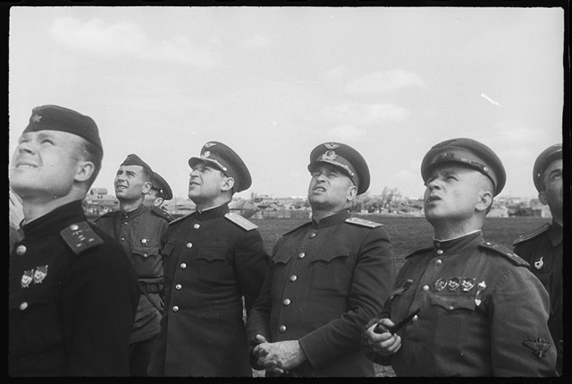 Архивные снимки Второй мировой войны, сделанные советским фотокорреспондентом (28 фото)