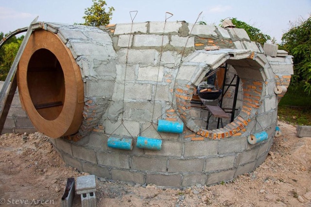 Парень построил дом своей мечты за 9000 долларов (26 фото)