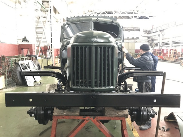 Восстановление старого грузовика ЗИЛ-157 (20 фото)
