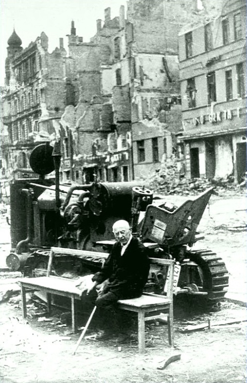Интересные архивные фотографии: Берлин 1945 года (38 фото)