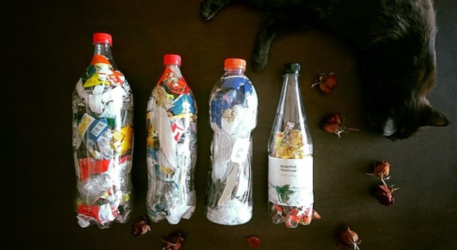 Необычный метод борьбы с пластиковыми отходами (13 фото)