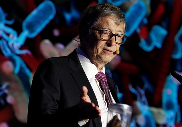 Билл Гейтс представил туалет, работающий без воды и подключения к канализации (3 фото)