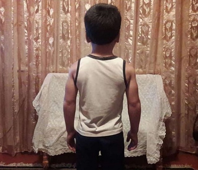 Пятилетний Рахим Кураев установил мировой рекорд, отжавшись 4105 раз (12 фото)