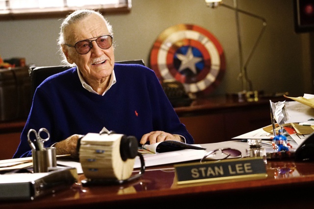 В возрасте 95 лет умер Стэн Ли - легендарный создатель комиксов Marvel (10 фото)