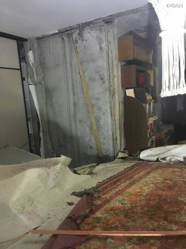 Неудачная попытка изготовить наркотики привела к взрыву в многоквартирном доме в Москве (3 фото)