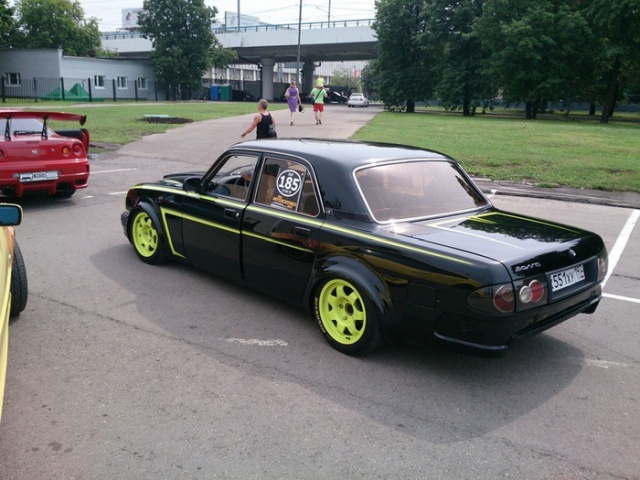 ГАЗ-31 "Волга" превратилась в спортивный автомобиль в память об отце-гонщике (10 фото)