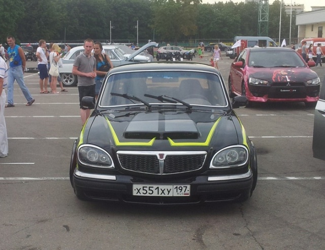 ГАЗ-31 "Волга" превратилась в спортивный автомобиль в память об отце-гонщике (10 фото)