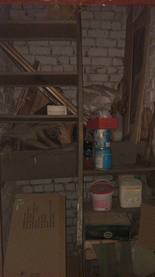 "Пожарный выход" в одноподъездном многоквартирном доме (3 фото)