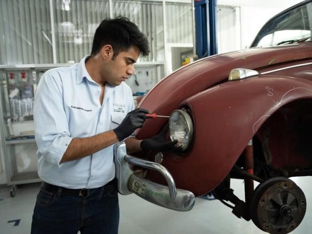 Volkswagen бесплатно восстановил Beetle, которым американка владела более 50 лет (18 фото)