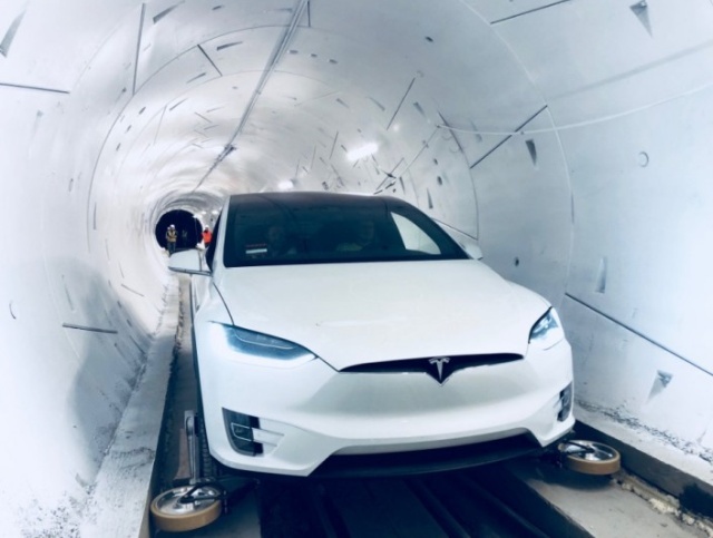 Илон Маск официально открыл подземный скоростной туннель для электромобилей под Лос-Анджелесом (6 фото + видео)