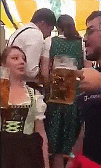 Странности, которые можно увидеть в современной Германии (16 фото)