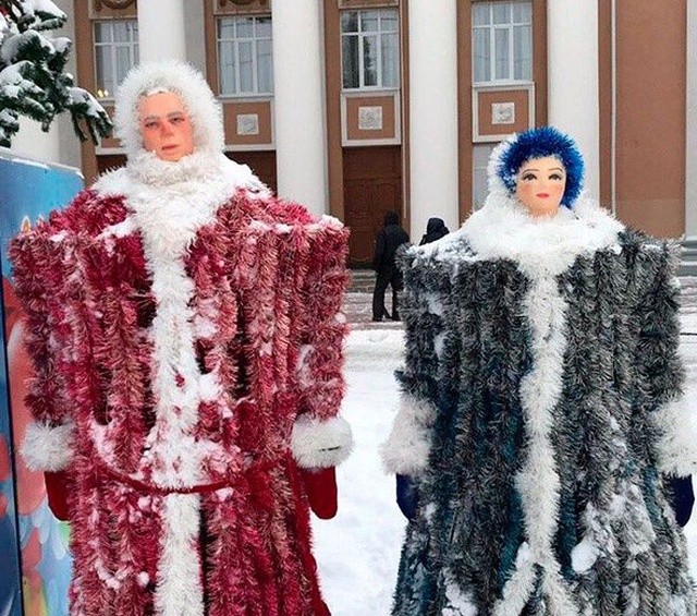 Дед Мороз и Снегурочка в Саратовской области, которыми можно пугать детей (3 фото)
