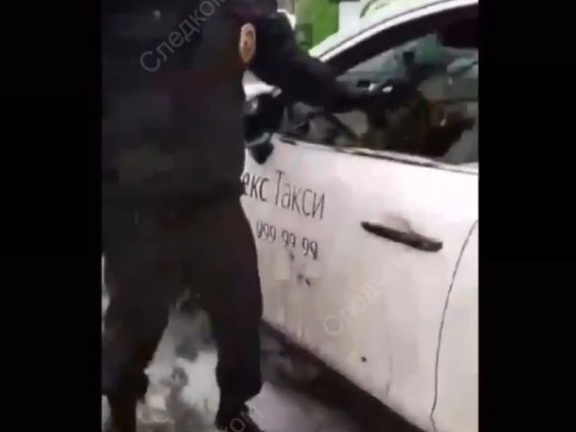 Зажал руку полицейского стеклоподъемником и нажал на педаль газа