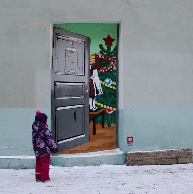 Коммунальщики закрасили новогодний стрит-арт в Санкт-Петербурге (4 фото)