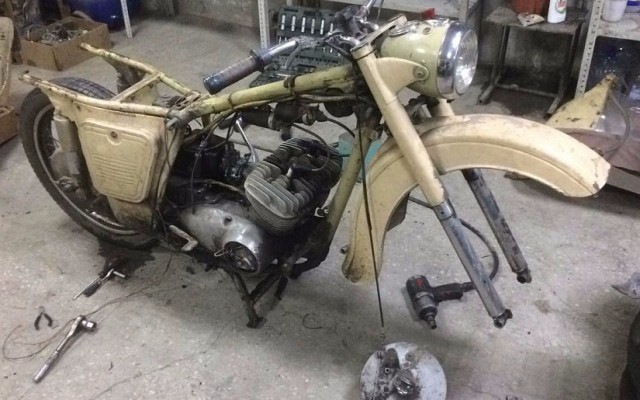 Восстановление старого мотоцикла Иж Юпитер-2 (22 фото)