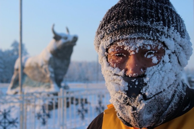 Экстремальный забег "Полюс Холода" в Оймяконе при температуре в минус 45 градусов (11 фото)