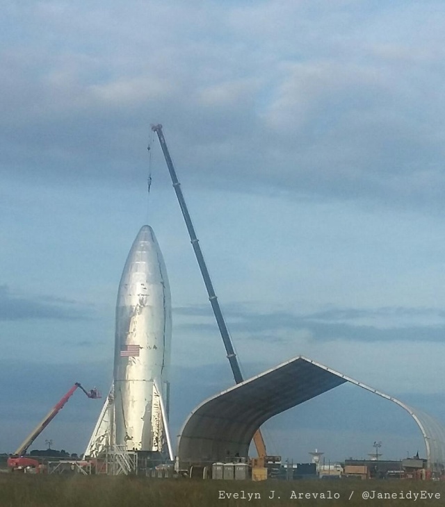 Илон Маск опубликовал фотографию космического корабля SpaceX Starship (5 фото)