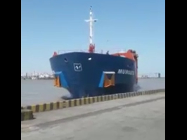 Сухогруз Murueta протаранил причал в колумбийском порту