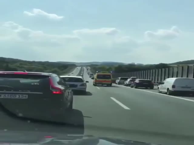 Обычная пробка на дороге в Германии