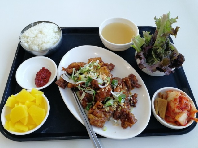 Чем питаются студенты в Южной Корее (20 фото)