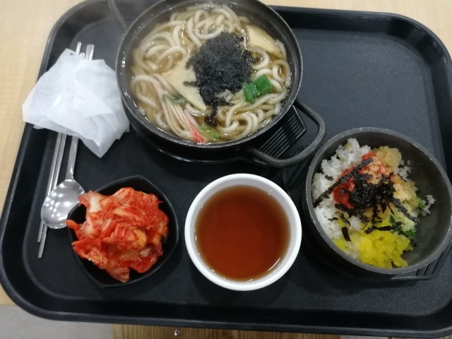 Чем питаются студенты в Южной Корее (20 фото)
