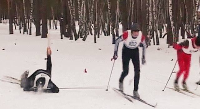 Неудачные трюки на лыжах и сноубордах (17 гифок)