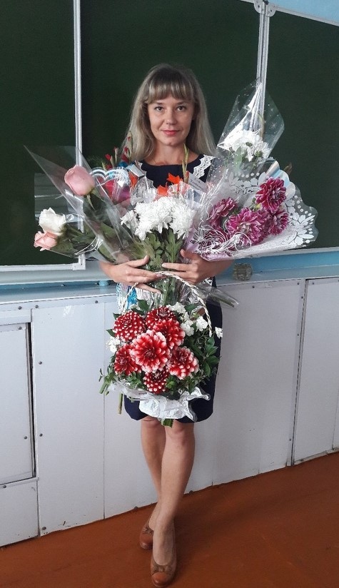 Учительница из Барнаула чуть не лишилась работы после публикации фото в купальнике (5 фото)