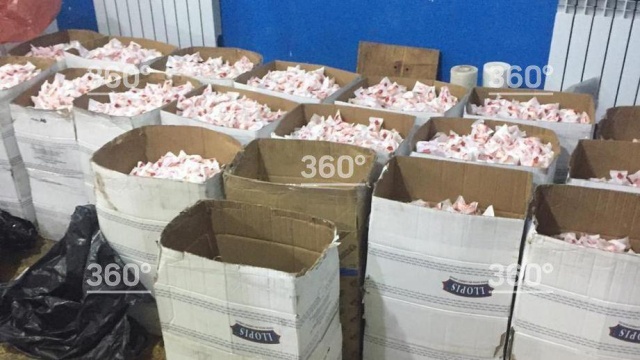 Полиция "накрыла" подпольное производство конфет "Raffaello" в Ростовской области (4 фото)