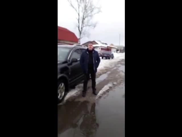 Чиновник в Брянской области пригрозил "хлопнуть в рыло" женщине, которая пожаловалась не заваленные снегом дороги