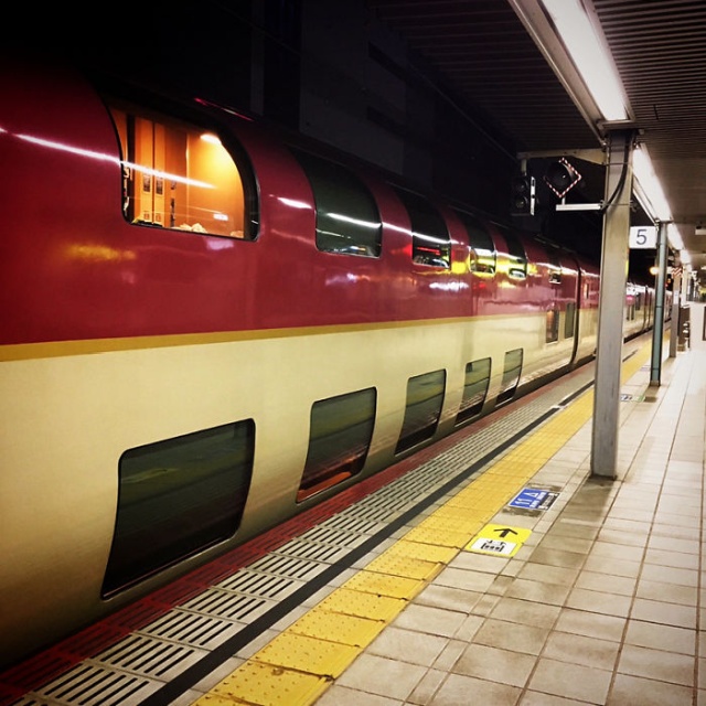 Японский "ночной поезд" Sunrise Izumo/Seto (12 фото)