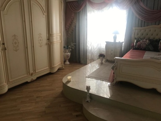 Обыск в доме чиновницы мэрии Новосибирска Натальи Малиновской (7 фото + видео)