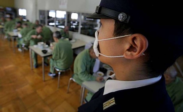 Почему правозащитники называют японские тюрьмы самыми ужасными в мире (10 фото)