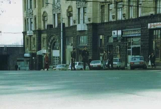 Страны СНГ в 90-е годы (29 фото) Страны СНГ в 90-е годы (29 фото)