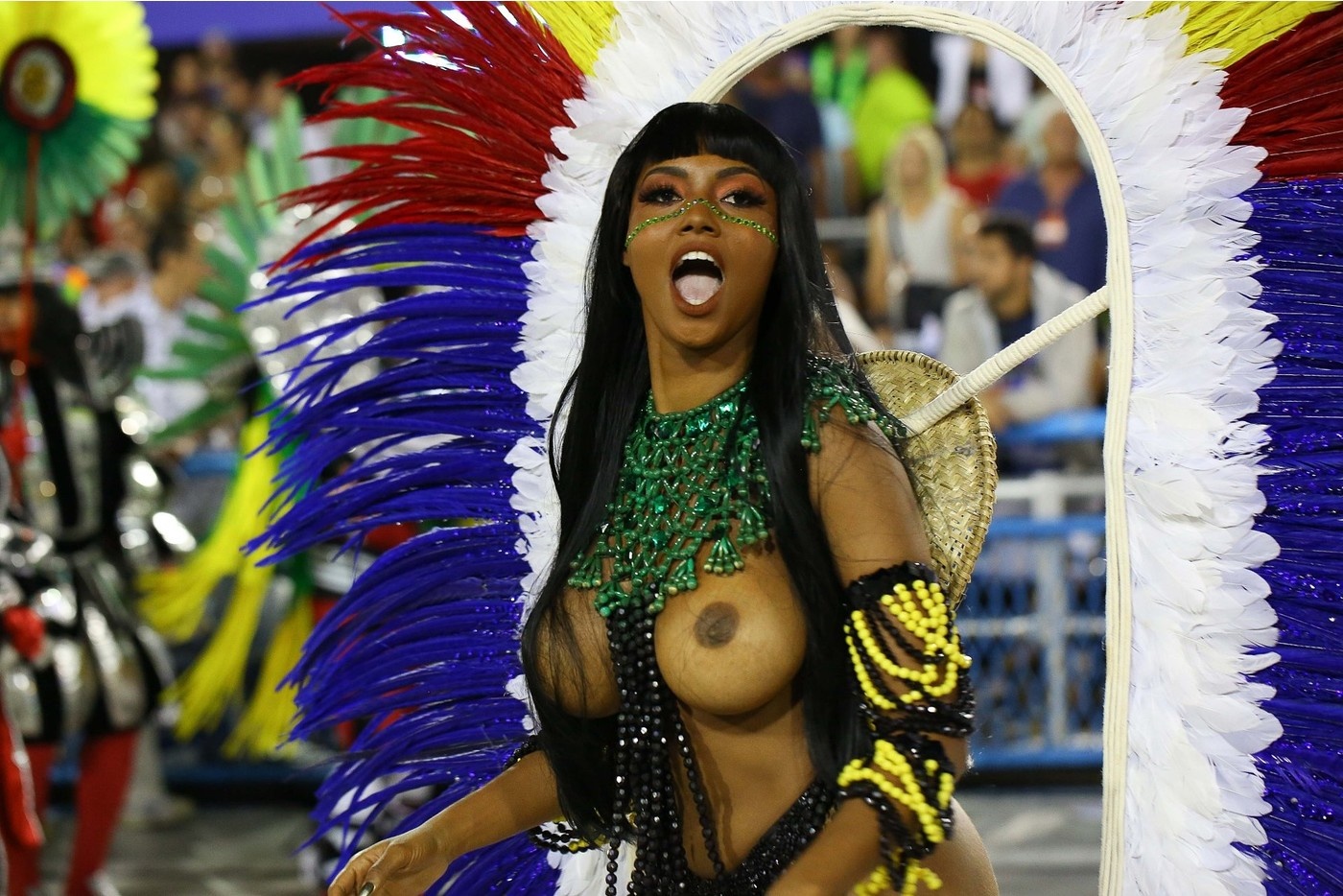 По традиции, Бразильский карнавал проходит каждый год за... 