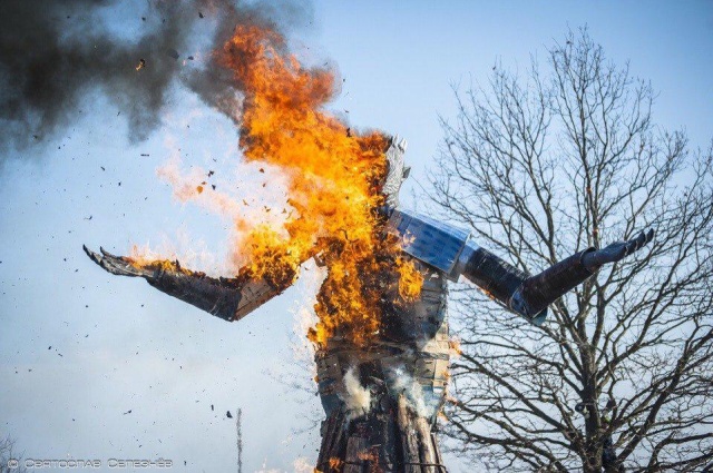 В парке "Аргамач" сожгли чучело Белого Ходока (5 фото + видео)