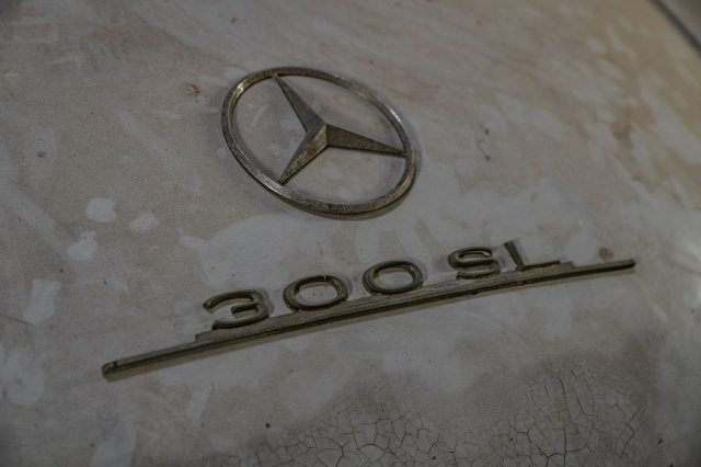 Уникальный Mercedes-Benz 300SL Gullwing, который простоял в гараже 60 лет (8 фото)