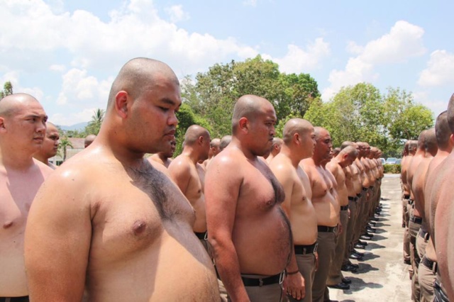Специальный "лагерь" для полицейских с избыточным весом (3 фото)