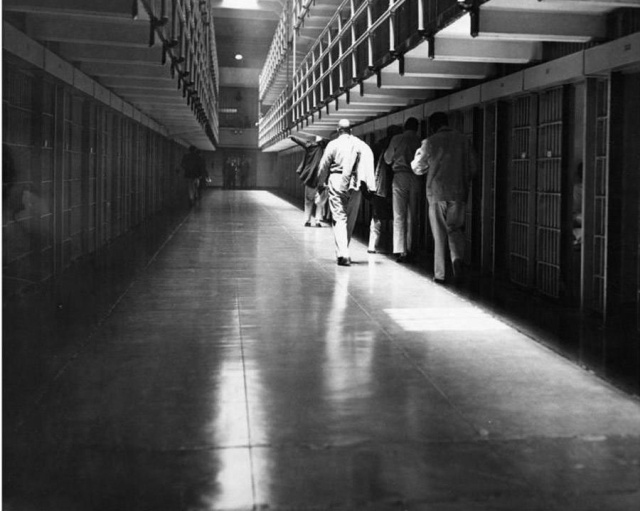 Атмосферные фотографии, сделанные в тюрьме Алькатрас (34 фото)