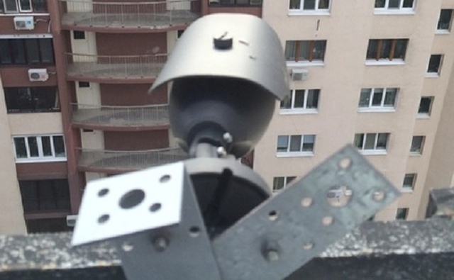 Жители самарской многоэтажки жалуются на круглосуточное видеонаблюдение (2 фото)