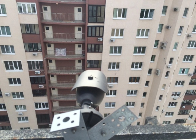 Жители самарской многоэтажки жалуются на круглосуточное видеонаблюдение (2 фото)