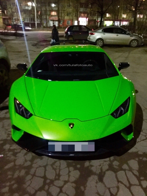 В Туле появился первый Lamborghini Huracan, который принадлежит 18-летнему парню (5 фото)