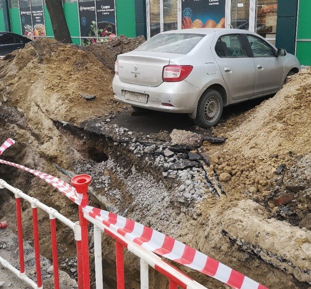 Не успел убрать машину вовремя - твои проблемы (3 фото)
