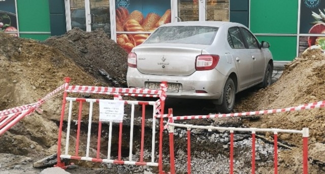 Не успел убрать машину вовремя - твои проблемы (3 фото)