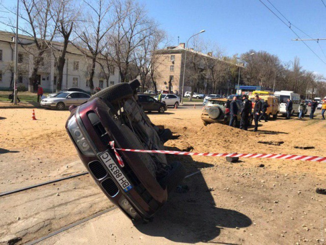 Подземный взрыв газа в Одессе (6 фото + видео)